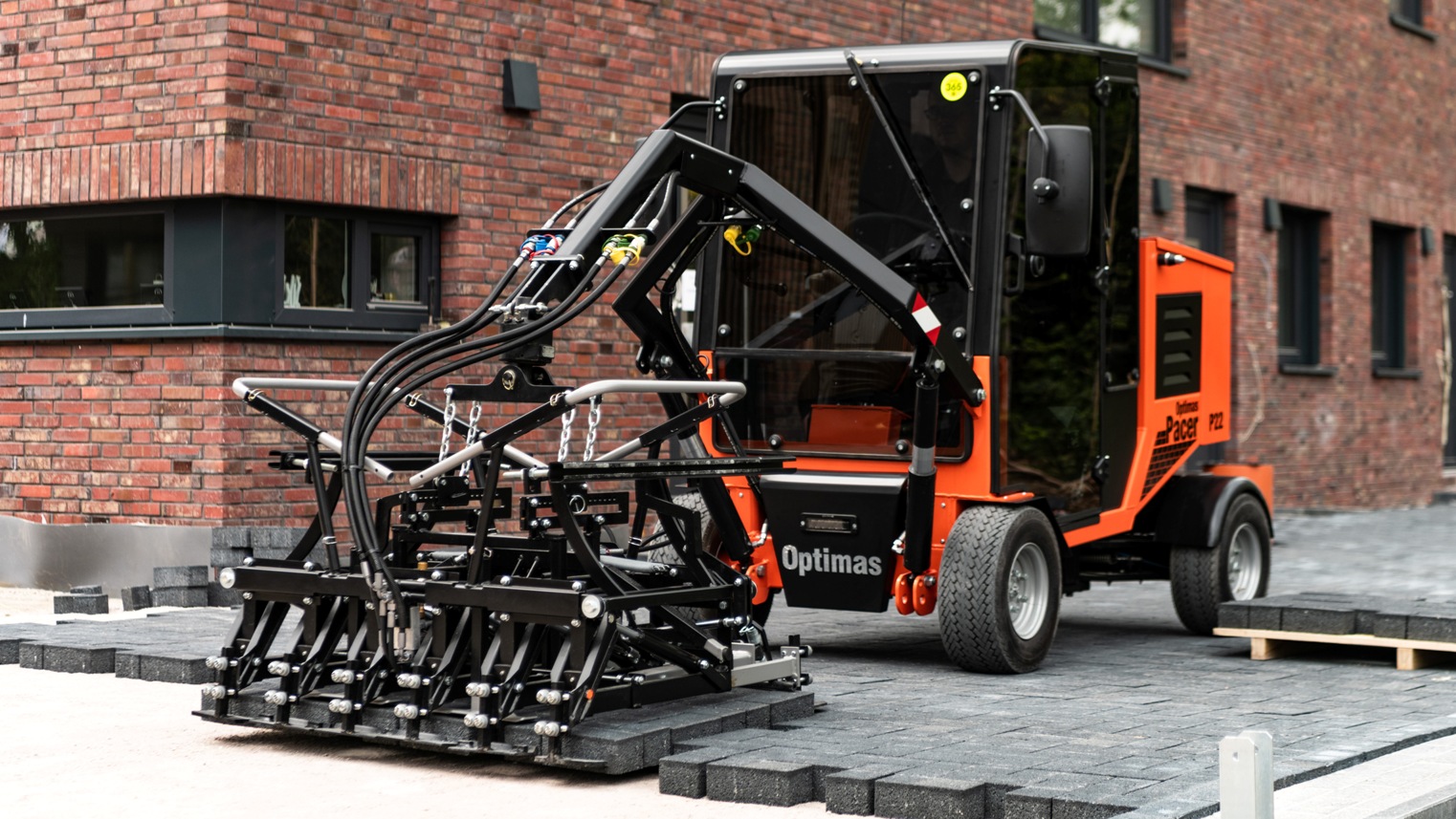 Pacer P22 — Pavimentadora compacta